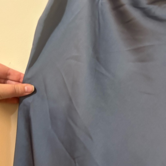 Elegant Blue Satin Skirt - Picture 2 of 4